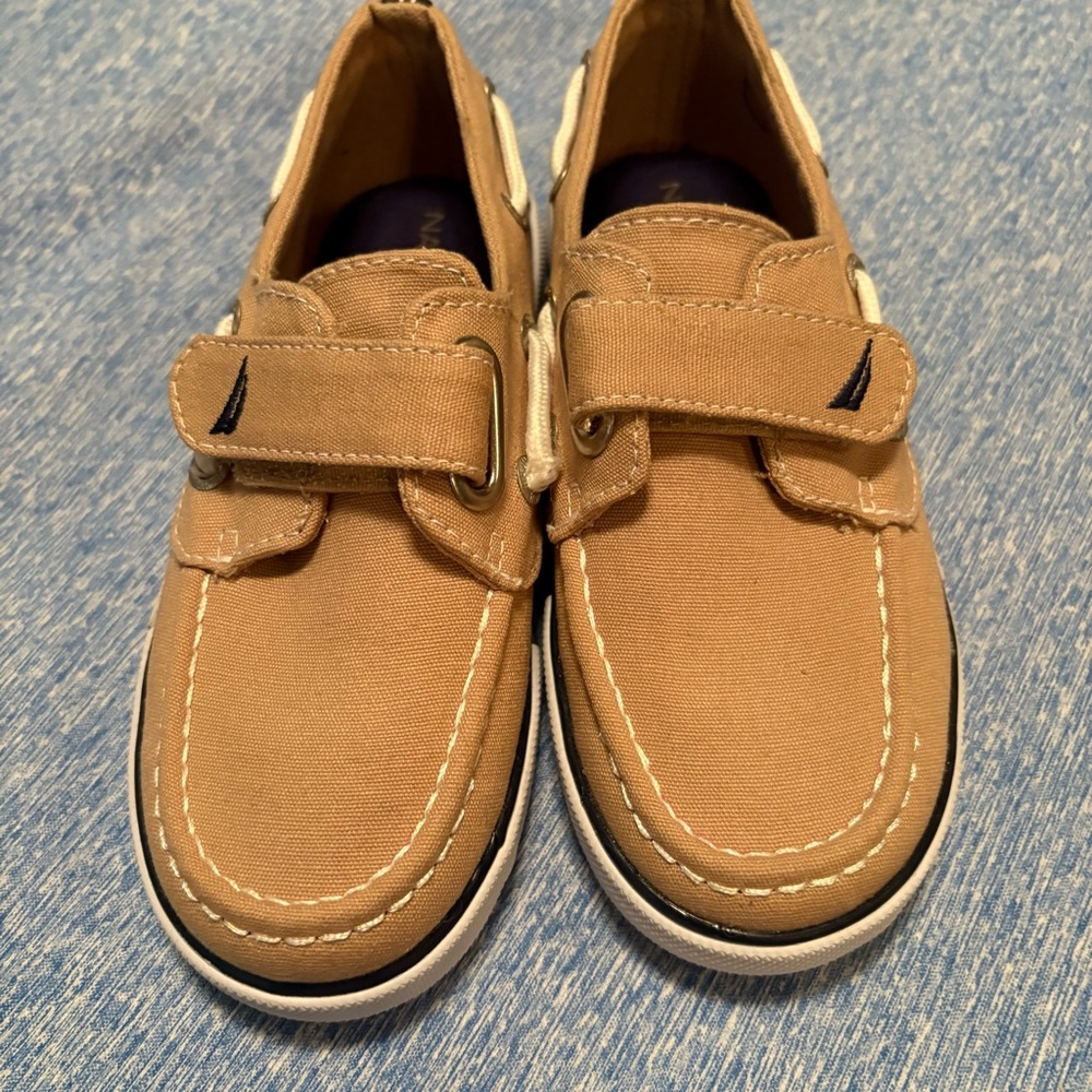 Nautica Boys Tan Canvas Boat Shoes Size 11, Adjustable Strap, Rubber Sole